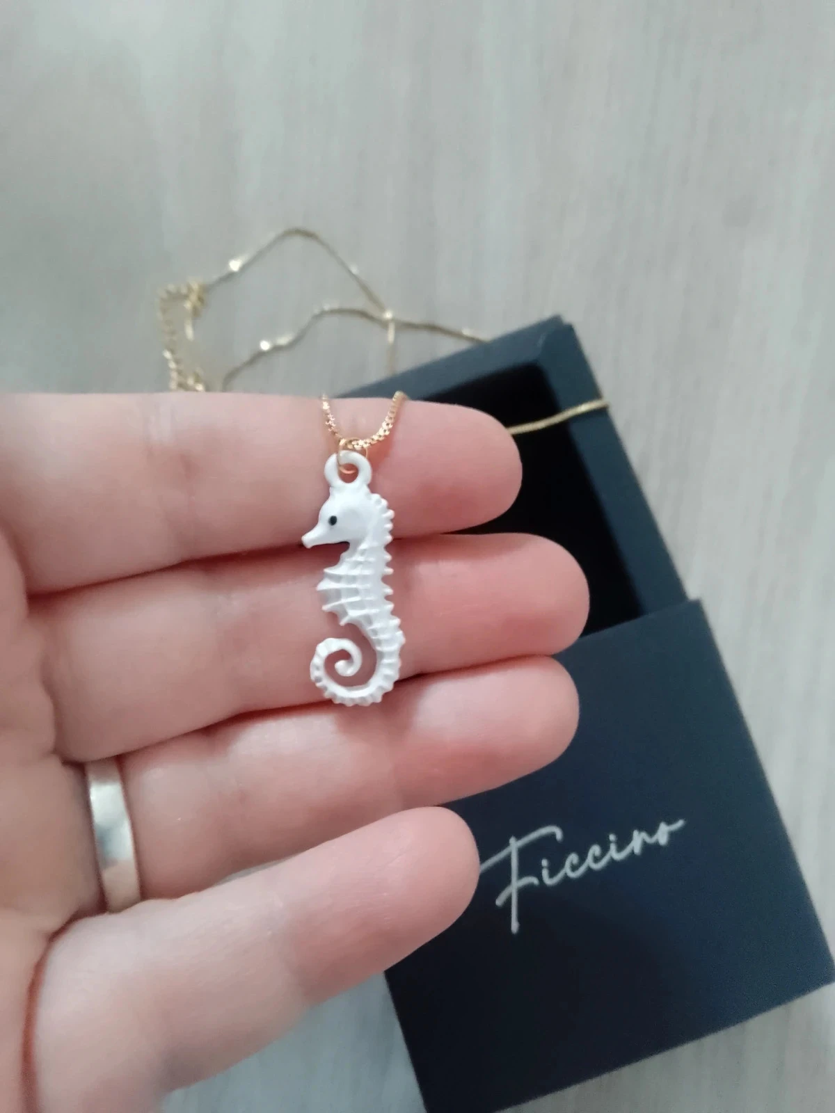 Collier bohème hippocampe blanc – photo 4